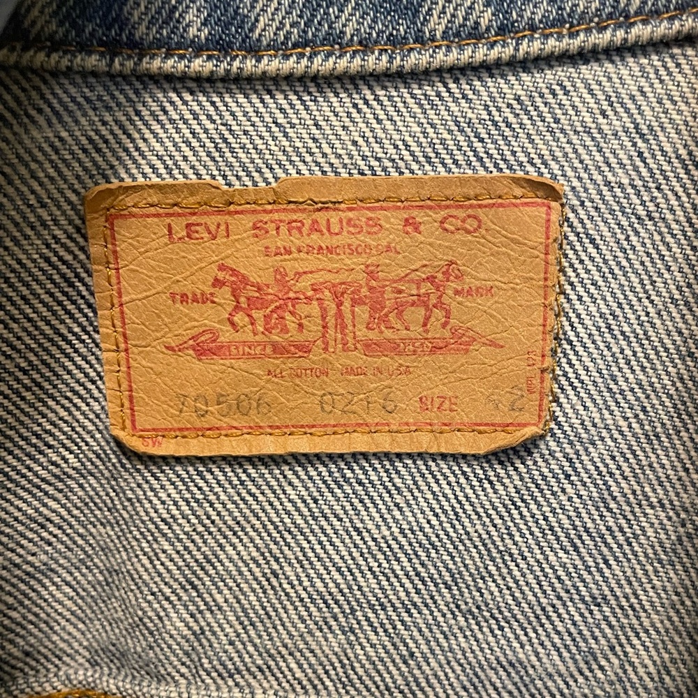Vintage Jean jacket - Picture 2 of 5